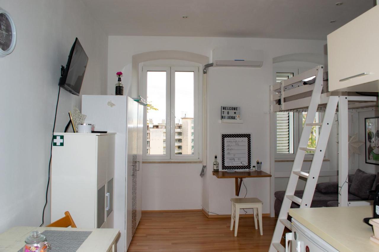 Studio Apartment Kontiki Rijeka Extérieur photo
