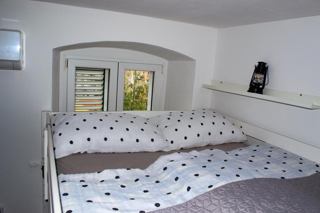 Studio Apartment Kontiki Rijeka Extérieur photo